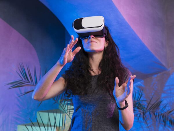 Alva: The Universal Hands-free Lighting Solution